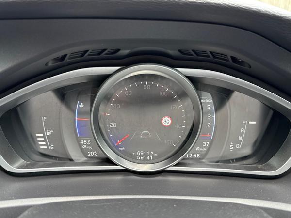 Volvo V40 2.0 D3 R-Design Edition Auto Euro 6 (s/s) 5dr