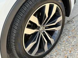 Volkswagen Tiguan 2.0 TDI R-Line Tech DSG 4Motion Euro 6 (s/s) 5dr at 52th