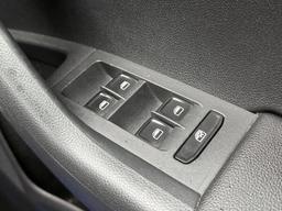 Skoda Octavia 2.0 TDI Elegance Euro 5 (s/s) 5dr at 27th