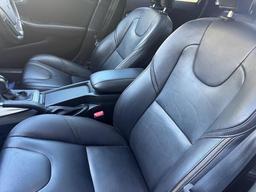 Volvo V40 Cross Country 1.5 T3 Pro Auto Euro 6 (s/s) 5dr at 40th