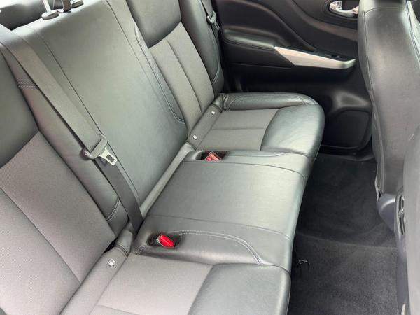 Nissan Navara 2.3 dCi N-Guard Auto 4WD Euro 6 4dr