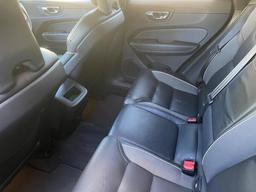 Volvo XC60 2.0 B5 MHEV R-Design Pro Auto Euro 6 (s/s) 5dr at 12th