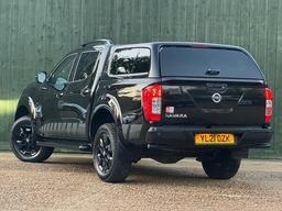 Nissan Navara 2.3 dCi N-Guard Auto 4WD Euro 6 4dr at 8th