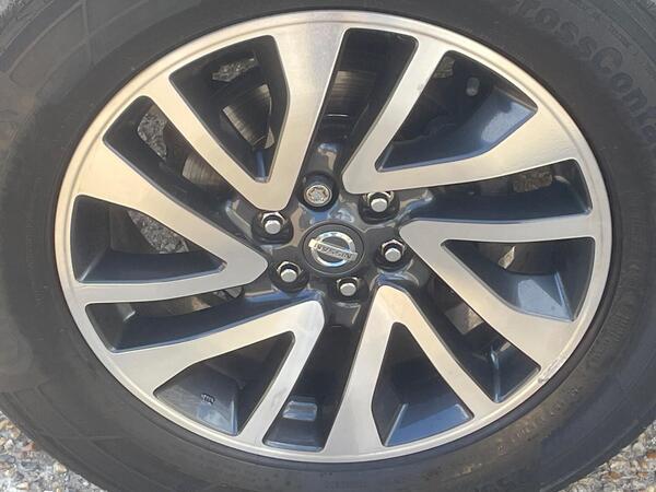 Nissan Navara 2.3 dCi Tekna Auto 4WD Euro 6 4dr