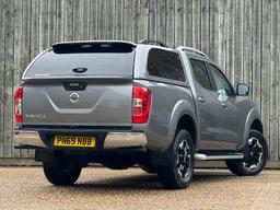 Nissan Navara 2.3 dCi Tekna Auto 4WD Euro 6 4dr at 28th