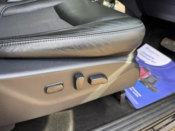 Nissan Navara 2.3 dCi N-Guard Auto 4WD Euro 6 4dr