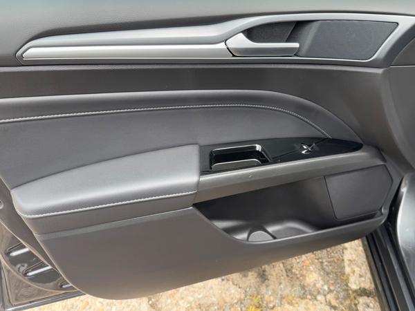 Ford Mondeo 2.0 TDCi Titanium Edition Euro 6 (s/s) 5dr