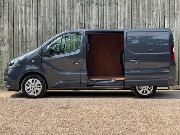 Renault Trafic 2.0 dCi ENERGY 28 Sport SWB Standard Roof Euro 6 (s/s) 5dr