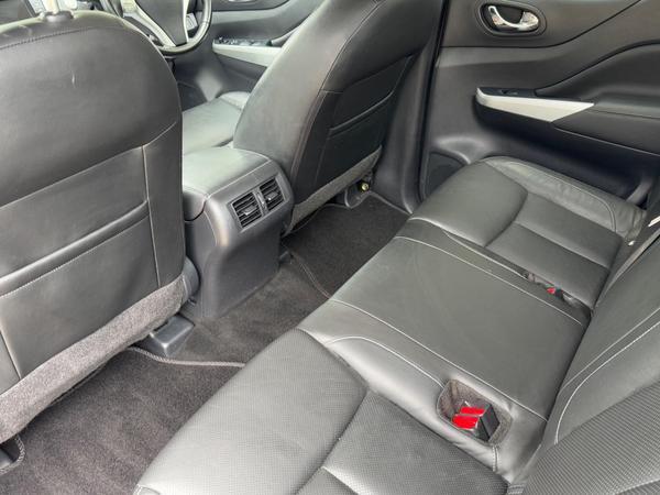 Nissan Navara 2.3 dCi Tekna Auto 4WD Euro 6 4dr