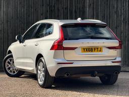 Volvo XC60 2.0 T5 Momentum Auto AWD Euro 6 (s/s) 5dr at 12th