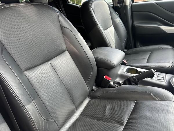 Nissan Navara 2.3 dCi Tekna Auto 4WD Euro 6 4dr