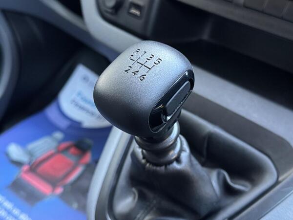 Peugeot Expert 2.0 BlueHDi 1400 Professional Premium Standard Panel Van MWB Euro 6 (s/s) 6dr