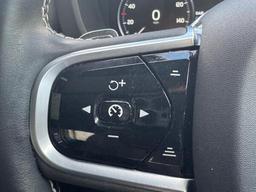 Volvo XC60 2.0 T5 R-Design Auto AWD Euro 6 (s/s) 5dr at 31th