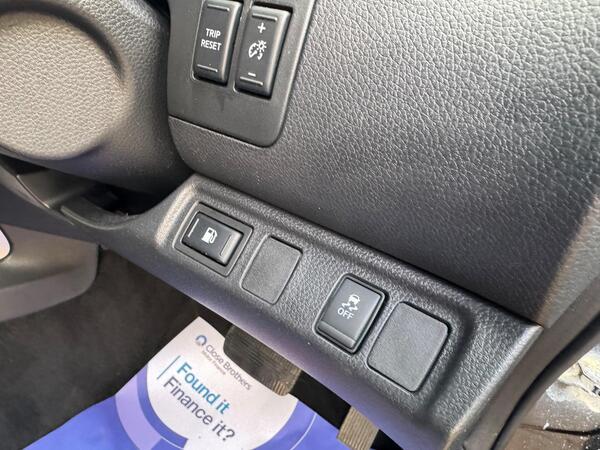 Nissan Navara 2.3 dCi N-Guard Auto 4WD Euro 6 4dr