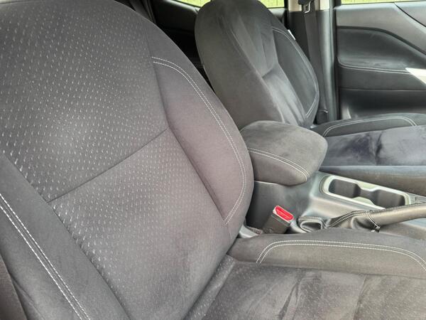 Nissan Navara 2.3 dCi Acenta+ 4WD Euro 6 (s/s) 4dr
