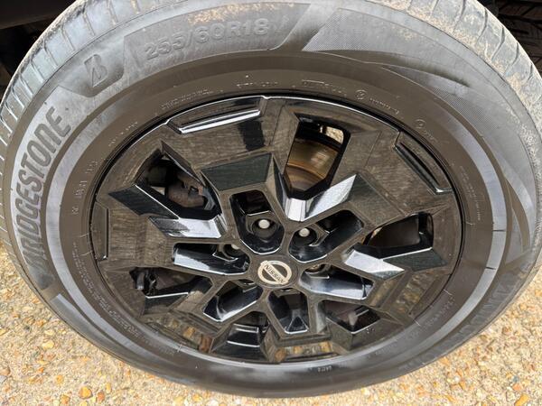 Nissan Navara 2.3 dCi N-Guard Auto 4WD Euro 6 4dr