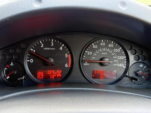 Nissan Navara 2.5 dCi Tekna Auto 4WD Euro 5 4dr