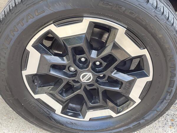 Nissan Navara 2.3 dCi Tekna 4WD Euro 6 (s/s) 4dr