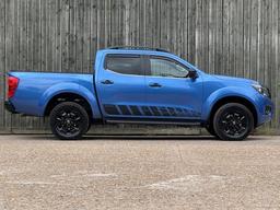 Nissan Navara 2.3 dCi N-Guard Auto 4WD Euro 6 4dr at 23th