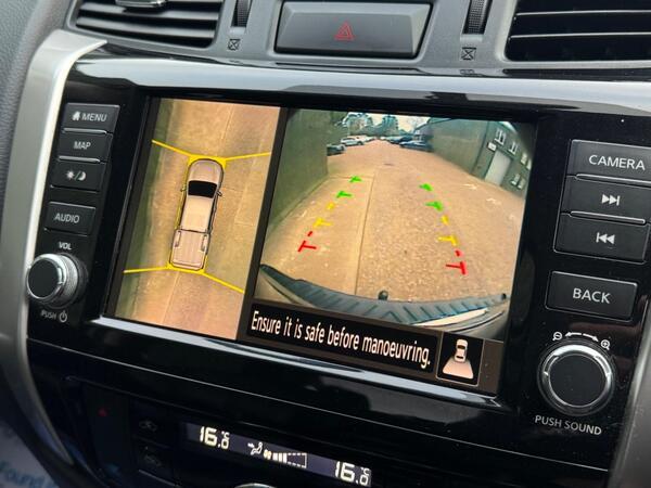 Nissan Navara 2.3 dCi Tekna Auto 4WD Euro 6 4dr