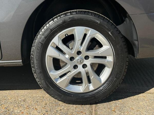 Vauxhall Vivaro 2.0 Turbo D 3100 Pro L2 H1 Euro 6 (s/s) 6dr