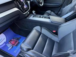 Volvo XC60 2.0 D4 R-Design Auto Euro 6 (s/s) 5dr at 30th
