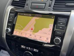 Nissan Navara 2.3 dCi N-Guard Auto 4WD Euro 6 4dr at 8th