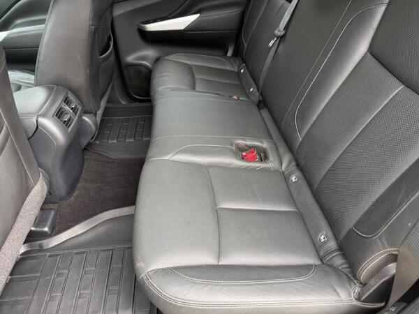 Nissan Navara 2.3 dCi Tekna Auto 4WD Euro 6 4dr