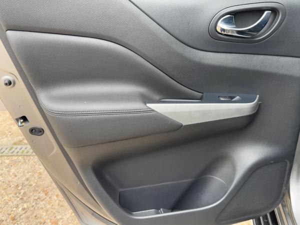 Nissan Navara 2.3 dCi Tekna Auto 4WD Euro 6 4dr