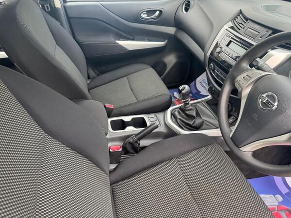Nissan Navara 2.3 dCi Acenta 4WD Euro 6 (s/s) 4dr