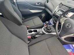 Nissan Navara 2.3 dCi Acenta 4WD Euro 6 (s/s) 4dr at 10th
