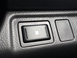 Nissan Navara 2.3 dCi Tekna Auto 4WD Euro 6 4dr at 40th