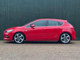 Vauxhall Astra 1.6i Limited Edition Euro 6 5dr at 11th