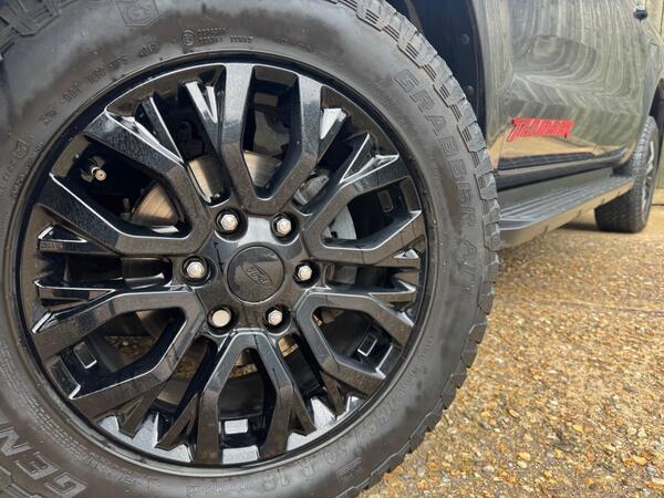 Ford Ranger 2.0 EcoBlue Thunder Pickup Double Cab 4dr Diesel Auto 4WD Euro 6 (s/s) (213 ps)