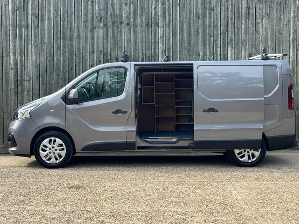 Renault Trafic 1.6 dCi ENERGY 29 Sport Nav LWB Standard Roof Euro 6 (s/s) 5dr