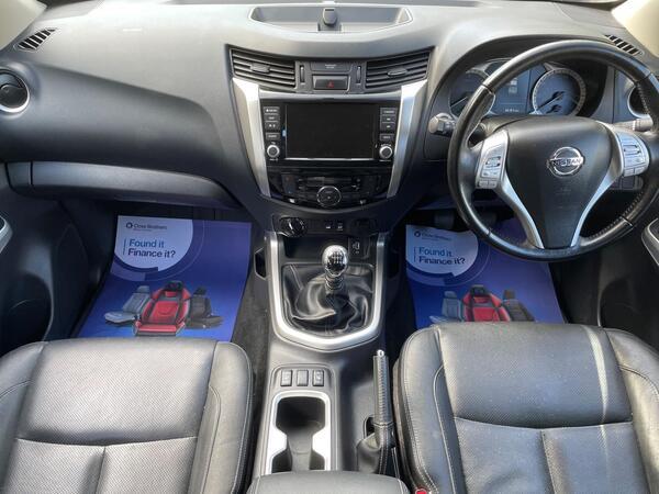 Nissan Navara 2.3 dCi Tekna 4WD Euro 6 (s/s) 4dr