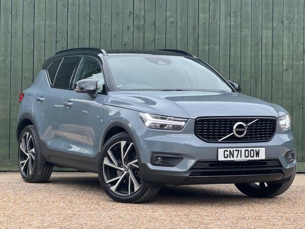 Volvo XC40 2.0 B4 MHEV R-Design Pro Auto Euro 6 (s/s) 5dr