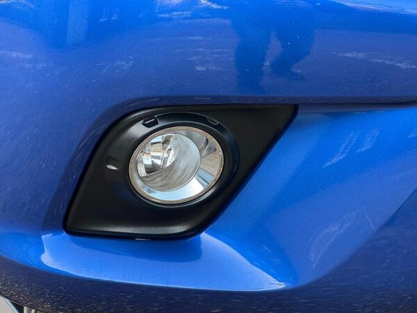 Toyota Hilux 2.4 D-4D Invincible Auto 4WD Euro 6 4dr (TSS, 3.5t)