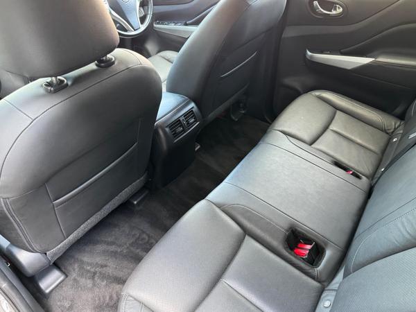 Nissan Navara 2.3 dCi Tekna Auto 4WD Euro 6 4dr