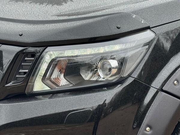 Nissan Navara 2.3 dCi N-Guard Auto 4WD Euro 6 4dr