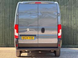 Peugeot Boxer 2.2 BlueHDi 335 Professional Premium + L2 H2 Euro 6 (s/s) 5dr at 15th