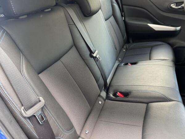 Nissan Navara 2.3 dCi N-Guard Auto 4WD Euro 6 4dr