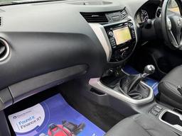 Nissan Navara 2.3 dCi Tekna 4WD Euro 6 (s/s) 4dr at 30th