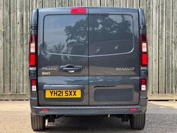 Renault Trafic 2.0 dCi ENERGY 28 Sport SWB Standard Roof Euro 6 (s/s) 5dr at 43th