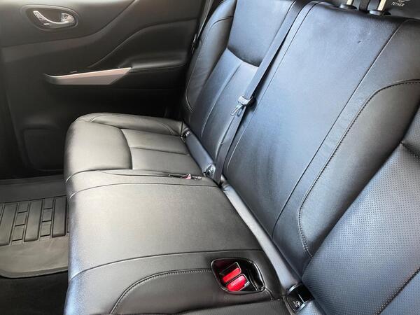 Nissan Navara 2.3 dCi Tekna Auto 4WD Euro 6 4dr