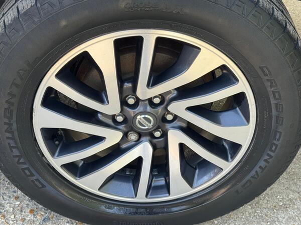 Nissan Navara 2.3 dCi Tekna Auto 4WD Euro 6 4dr