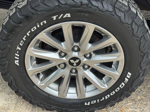 Mitsubishi L200 2.4 DI-D DC Barbarian Auto 4WD Euro 6 4dr