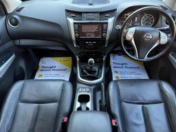 Nissan Navara 2.3 dCi Tekna 4WD Euro 6 (s/s) 4dr at 11th