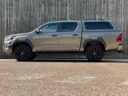 Toyota Hilux 2.8 D-4D Invincible X Auto 4WD Euro 6 (s/s) 4dr at 13th