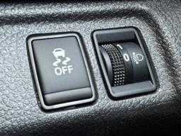 Nissan Navara 2.3 dCi Acenta 4WD Euro 6 (s/s) 4dr at 27th